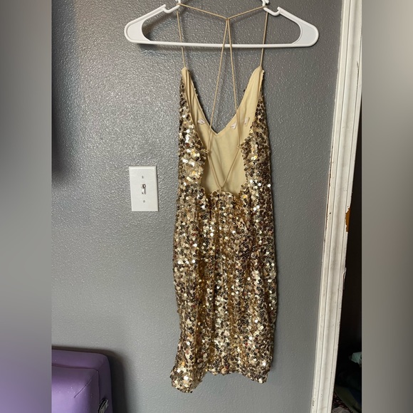 Open back - Picture 2 of 3